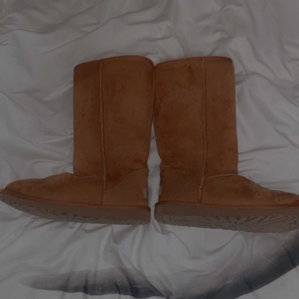 Ugh boots perfect condition worn 1 time